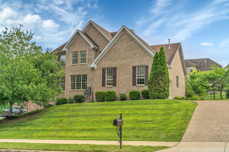 147 N Shadowhaven Way, Hendersonville, TN 37075