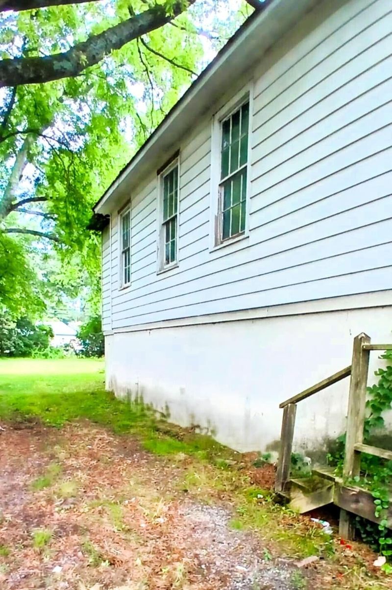 207 W 9th St, Chickamauga, GA 30707