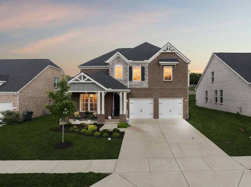 808 Cawthorn Ln, Mount Juliet, TN 37122
