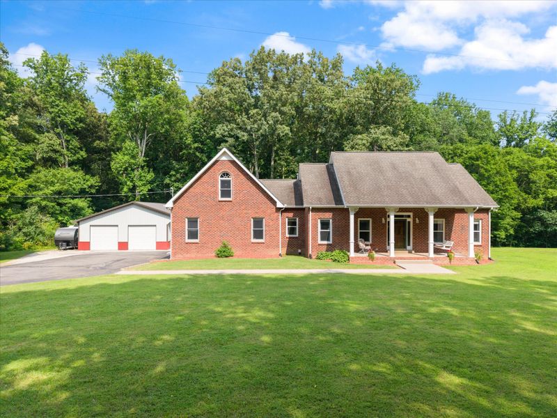 191 Spicer Rd, Burns, TN 37029