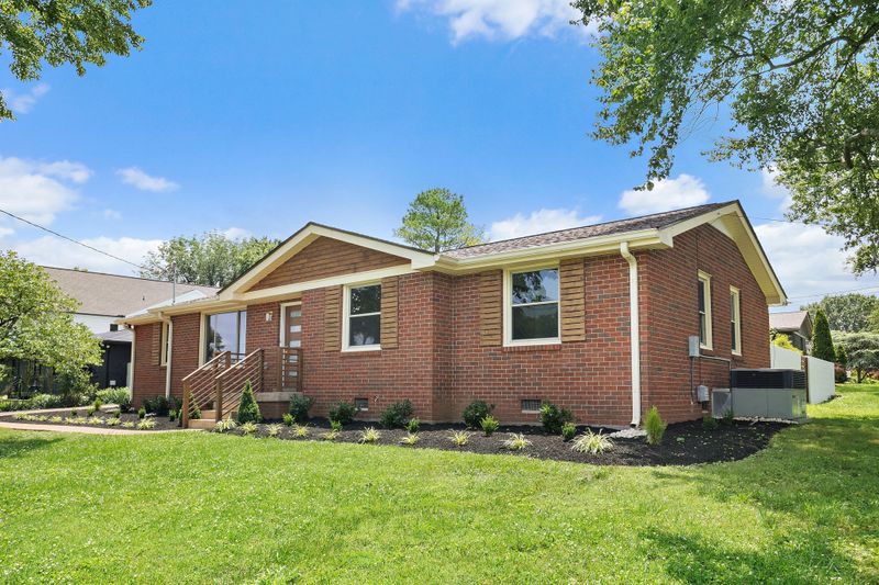 1814 Cloverleaf Dr, Nashville, TN 37216