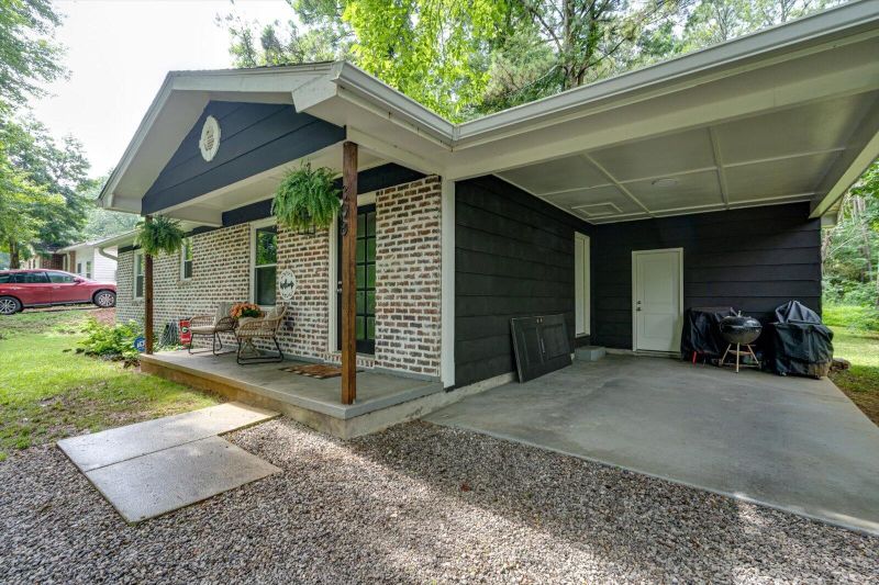 308 Pledger Pw, La Fayette, GA 30728