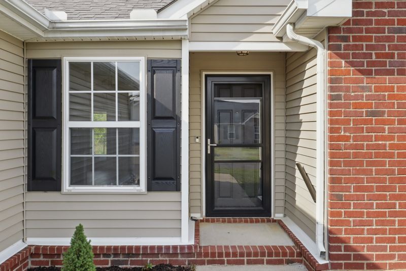 2717 Cayuga Dr, Murfreesboro, TN 37130
