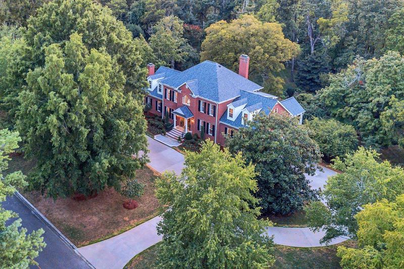 4905 Tyne Valley Blvd, Nashville, TN 37220