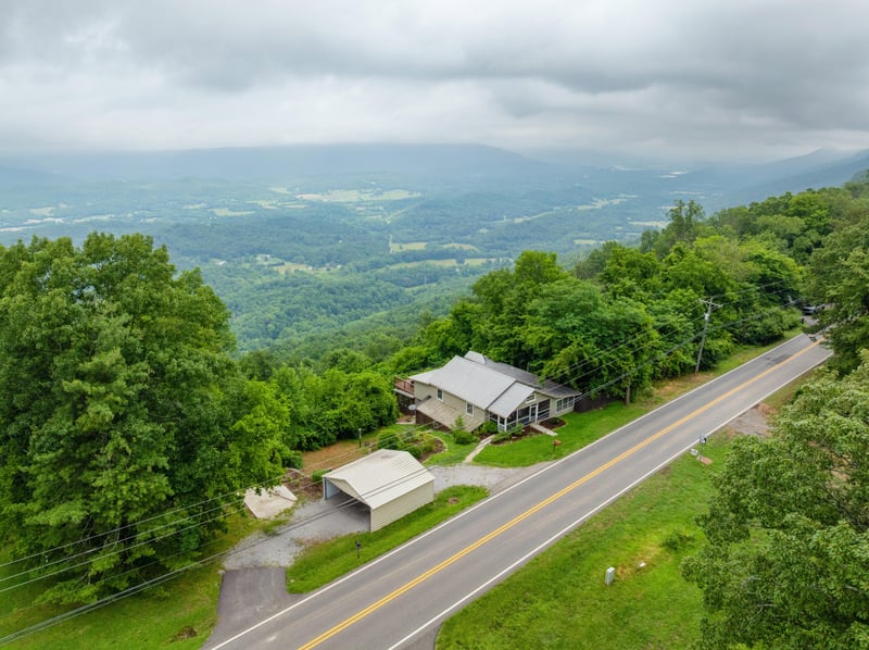 9311 Scenic Hw, Lookout Mountain, GA 30750