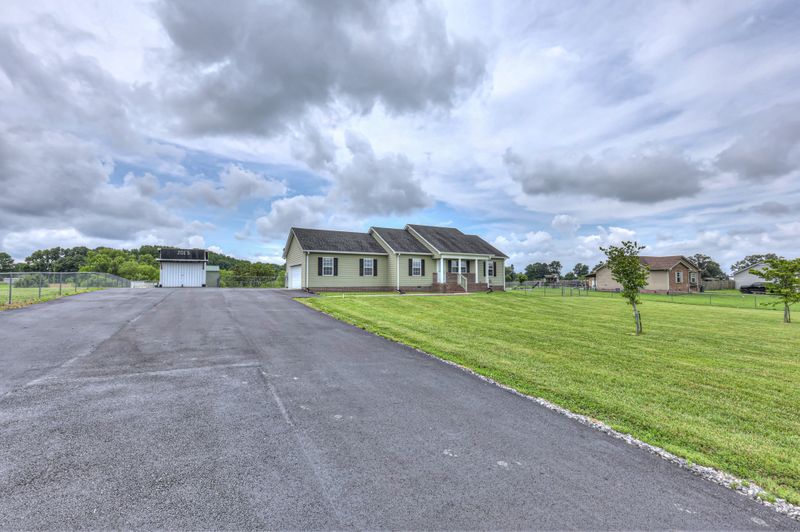 472 Meadows Rd, Portland, TN 37148