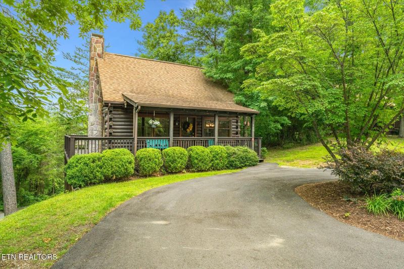 664 Kings Hills Blvd, Sevierville, TN 37863