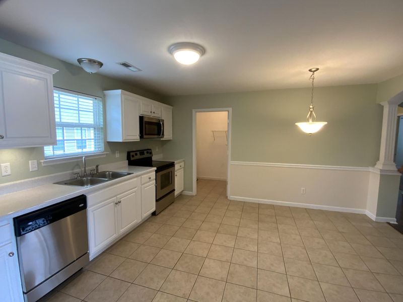 904 Cedar Creek Dr, Rossville, GA 30741