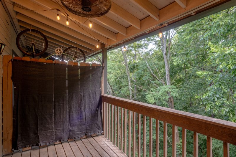 240 Summit Ridge Dr, Nashville, TN 37215