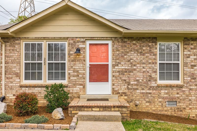 222 Township Dr, Hendersonville, TN 37075
