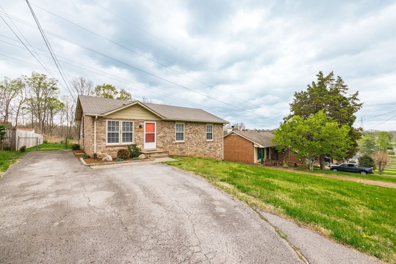 222 Township Dr, Hendersonville, TN 37075