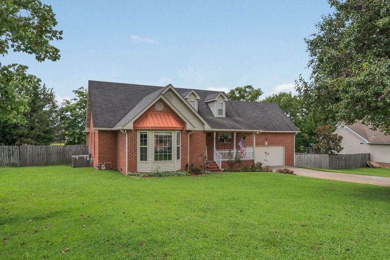 1008 Shirley Dr, Lebanon, TN 37087