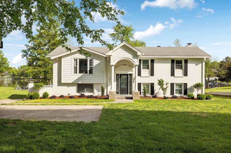 1048 Edgewater Cir, Gallatin, TN 37066