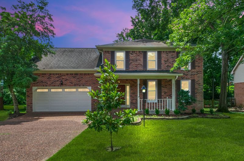 7840 Harpeth View Dr, Nashville, TN 37221