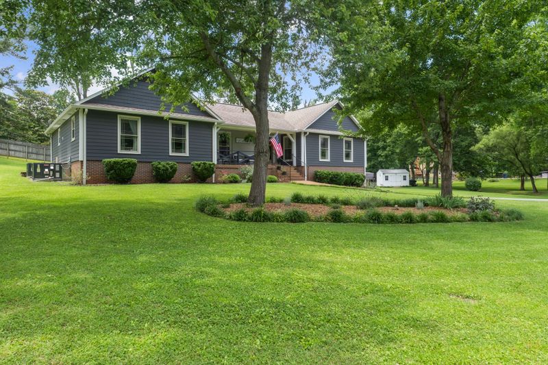 1400 Manor Rd, Columbia, TN 38401