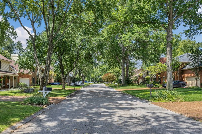 538 Maplegrove Dr, Franklin, TN 37064