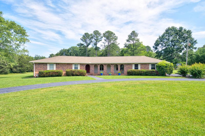 290 Powder Horn Ln, Ringgold, GA 30736