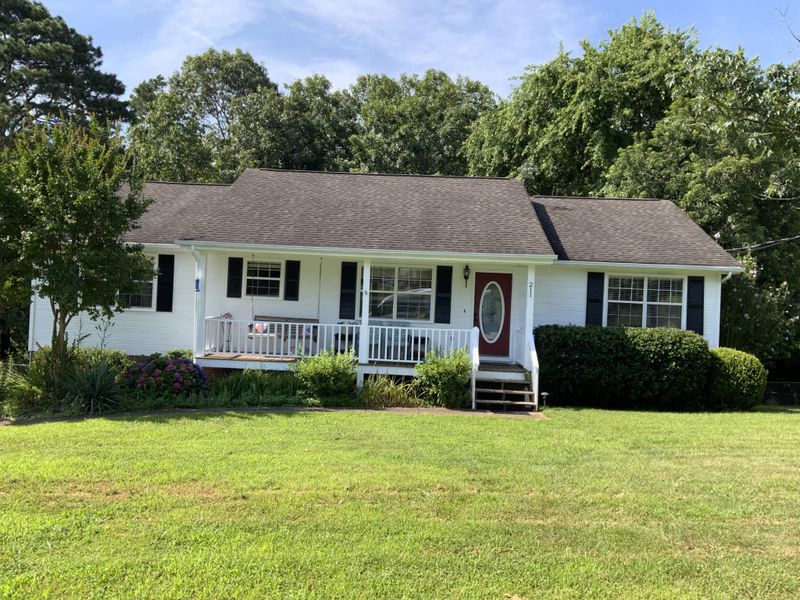 211 Glenda Ln, Ringgold, GA 30736