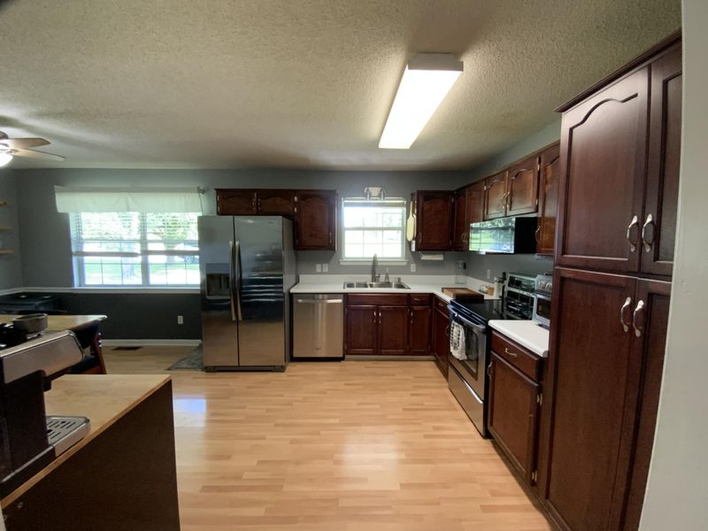 211 Glenda Ln, Ringgold, GA 30736