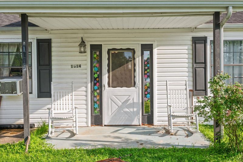 1618 E State Line Rd, Rossville, GA 30741