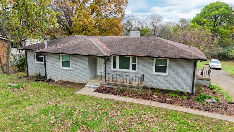 137 Maple Dr, Hendersonville, TN 37075