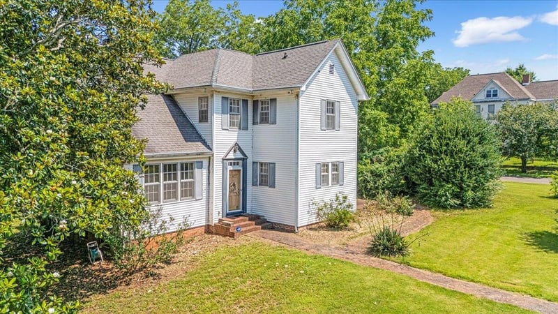 403 Hoffman Ave, Bridgeport, AL 35740