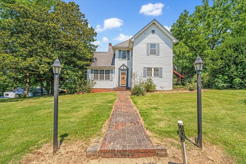 403 Hoffman Ave, Bridgeport, AL 35740
