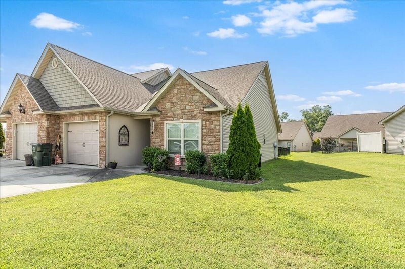 44 Sunset Cove Dr, Rossville, GA 30741