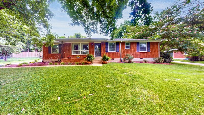 522 Brewer Dr, Nashville, TN 37211