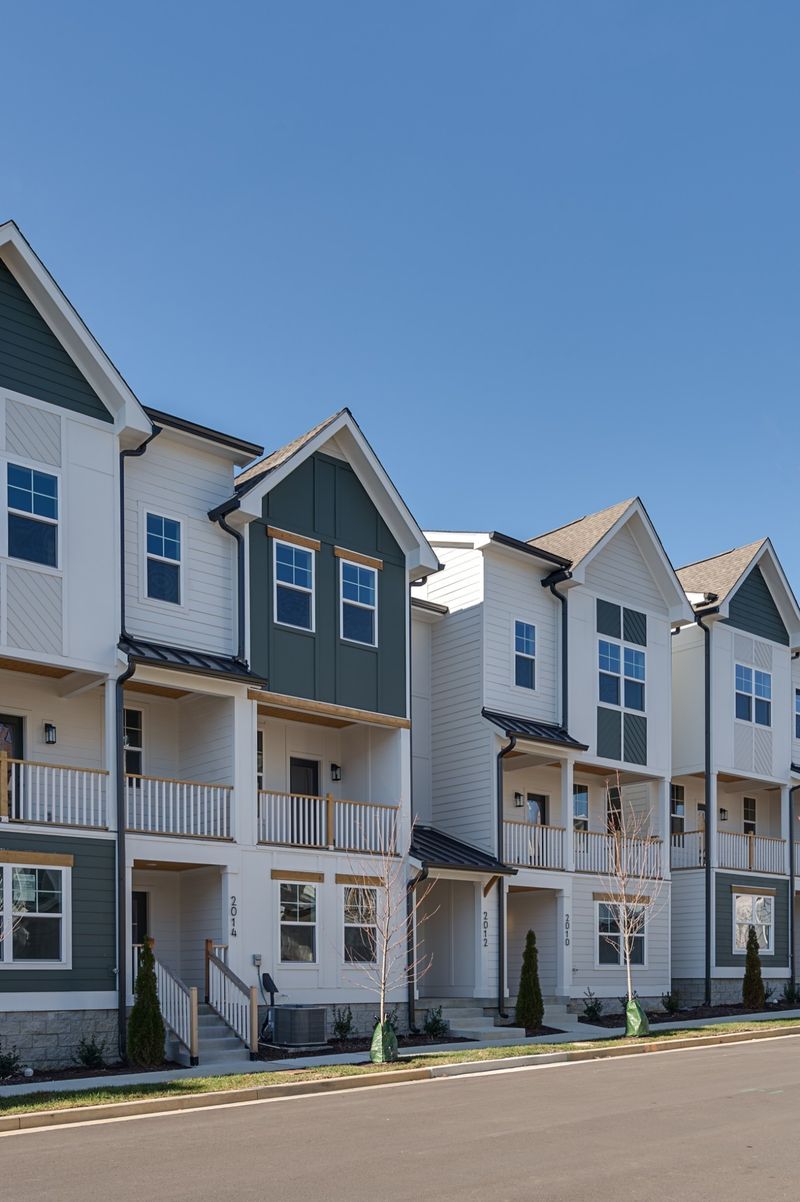 2012 Maple View Ln, Nashville, TN 37207