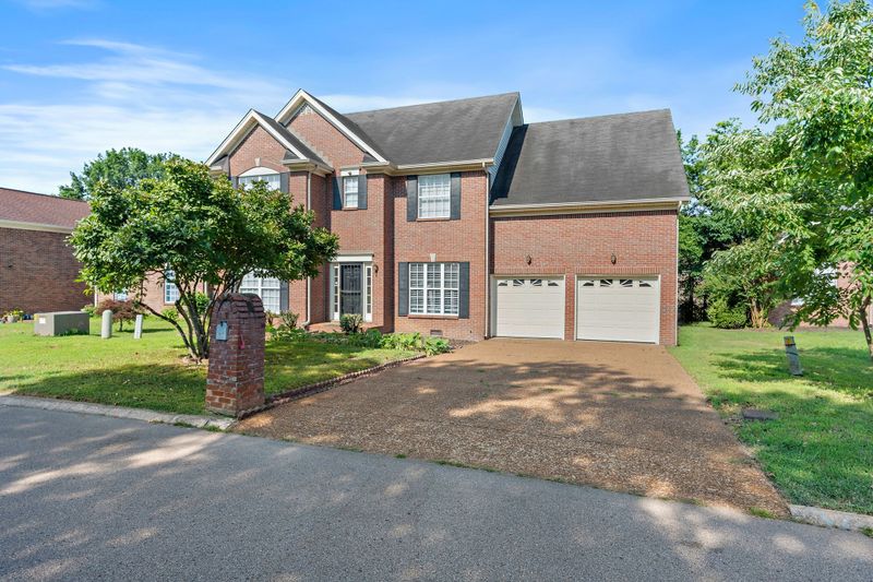 817 Cedar Crest Dr, Nashville, TN 37209