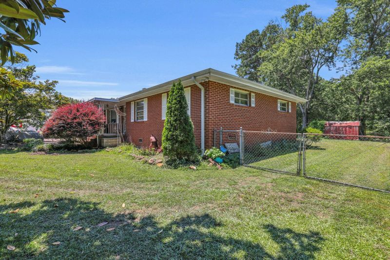 353 Prater Rd, Rossville, GA 30741