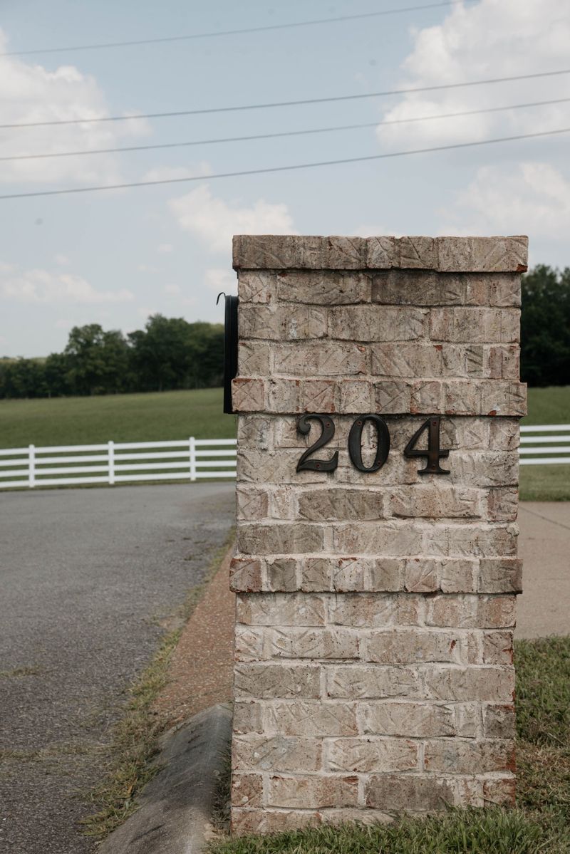 204 Allen Dr, Greenbrier, TN 37073