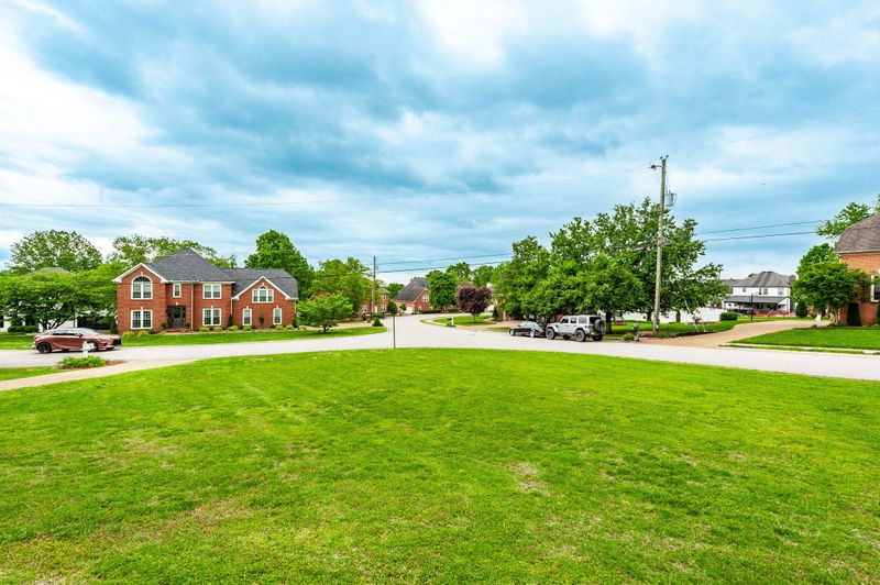 101 Annas Ct, Hendersonville, TN 37075