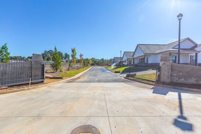 71 Maddox Ln, Chatsworth, GA 30705