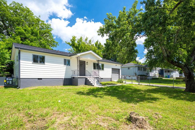 1306 Raydine Ln, Rossville, GA 30741