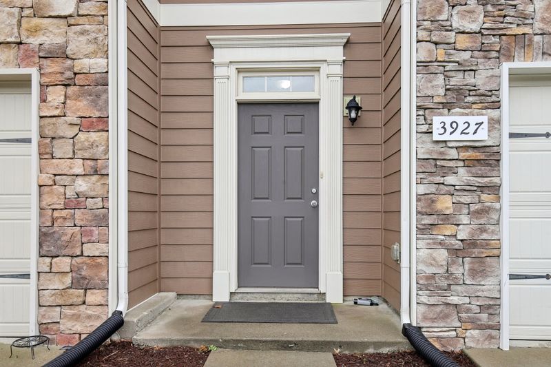 3927 Cannonsgate Ln, Murfreesboro, TN 37128
