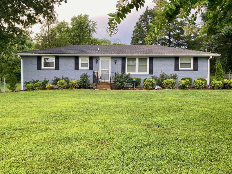 400 Sanders Ferry Rd, Hendersonville, TN 37075