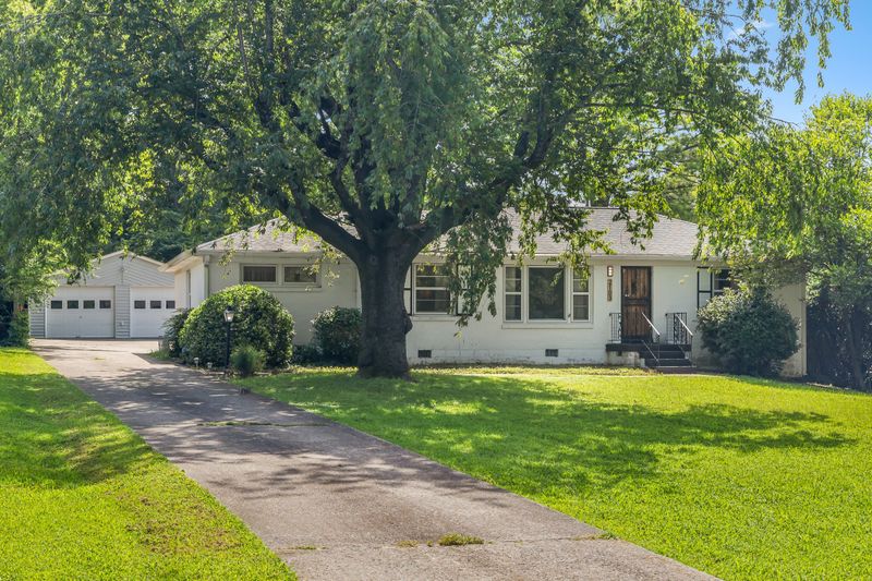2103 Dearborn Dr, Nashville, TN 37214