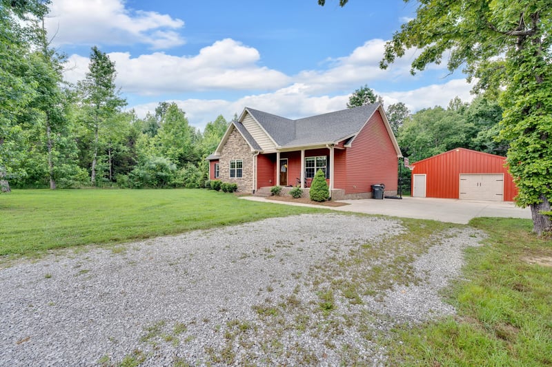 1105 Smiley Troutt Rd, Bethpage, TN 37022
