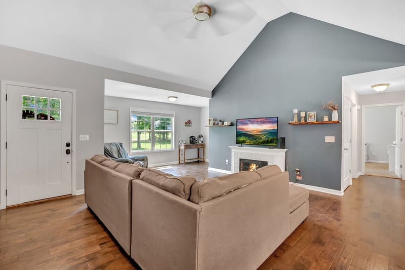 1105 Smiley Troutt Rd, Bethpage, TN 37022
