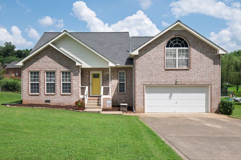 146 E Braxton Ln, Hendersonville, TN 37075