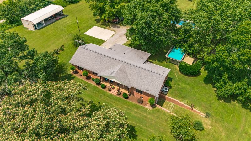 1901 Scotty Parker Rd, Gallatin, TN 37066