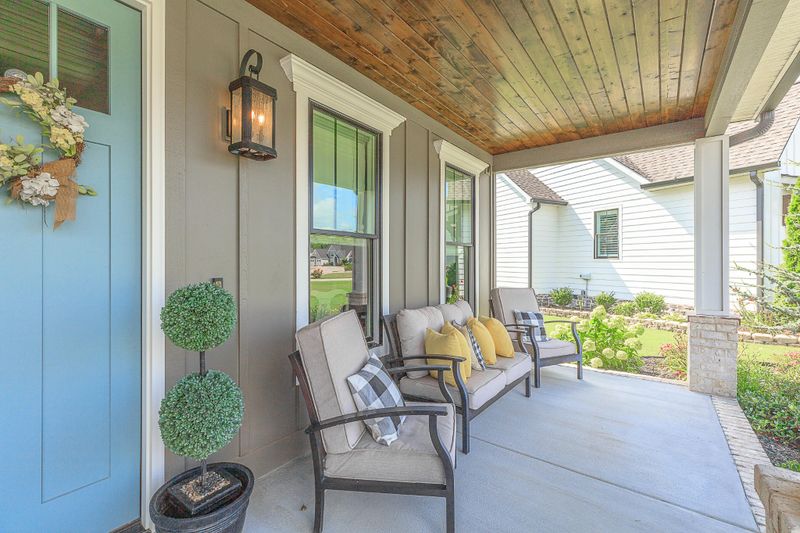 290 Pine Lakes Dr, Ringgold, GA 30736