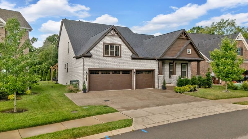 8011 Ritter Dr, Mount Juliet, TN 37122