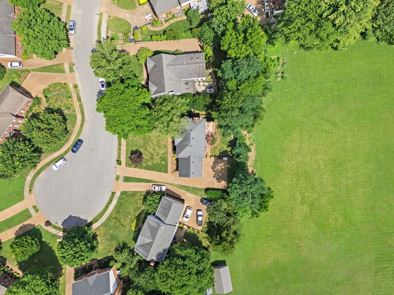 513 Foxcroft Cir, Franklin, TN 37067