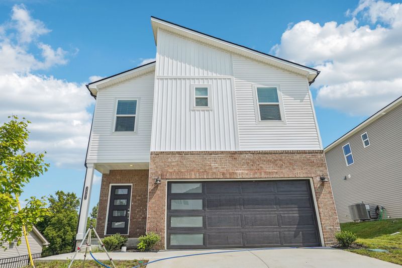 3881 Northbrook Dr, Nashville, TN 37207