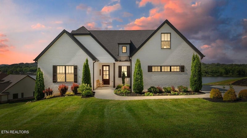 560 Silent River Ln, Loudon, TN 37774