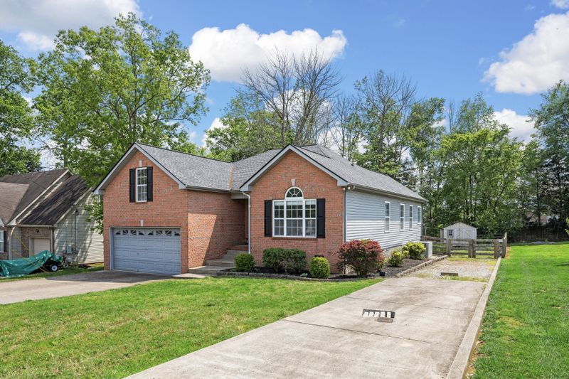 252 Oak Point Ln, Mount Juliet, TN 37122