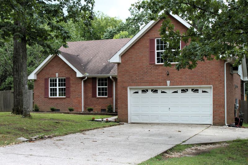 109 Hunter Dr, Mount Juliet, TN 37122